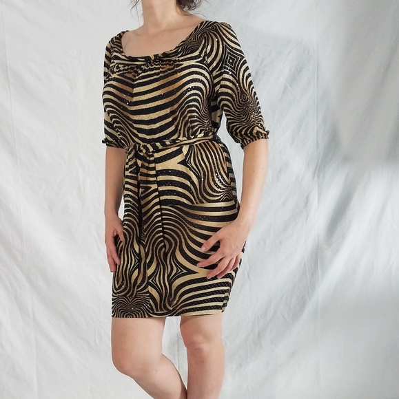 Beautiful woman's stretchy dress - Picture 6 of 8